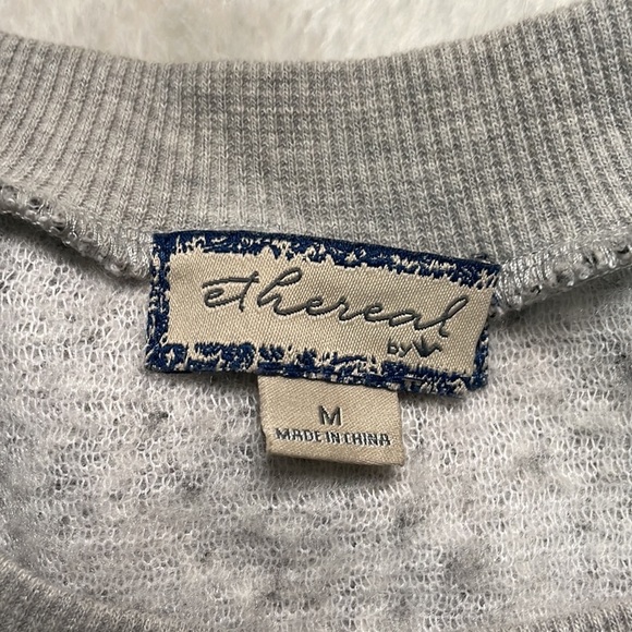 Ethereal Lace Detail‎ Sweater - Picture 3 of 4